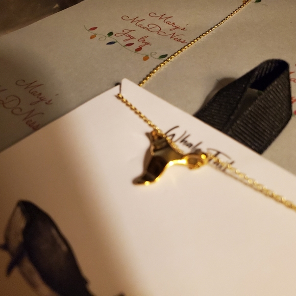 The " whales 🐋 tail 18k dip & tale on cardstock - Picture 6 of 9